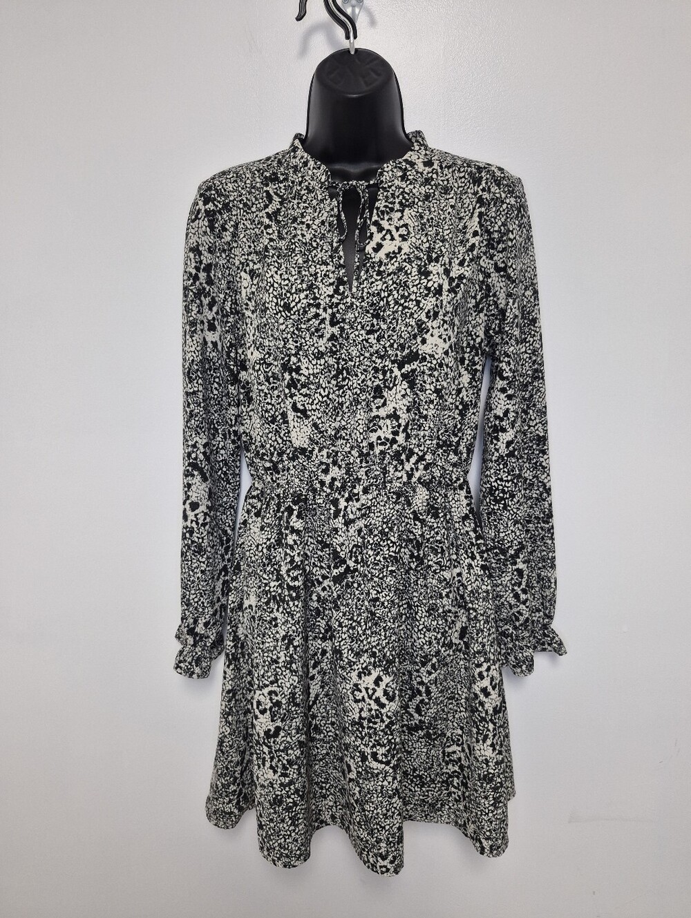 H&M Balloon Sleeve Fit n Flare Dress sz 6